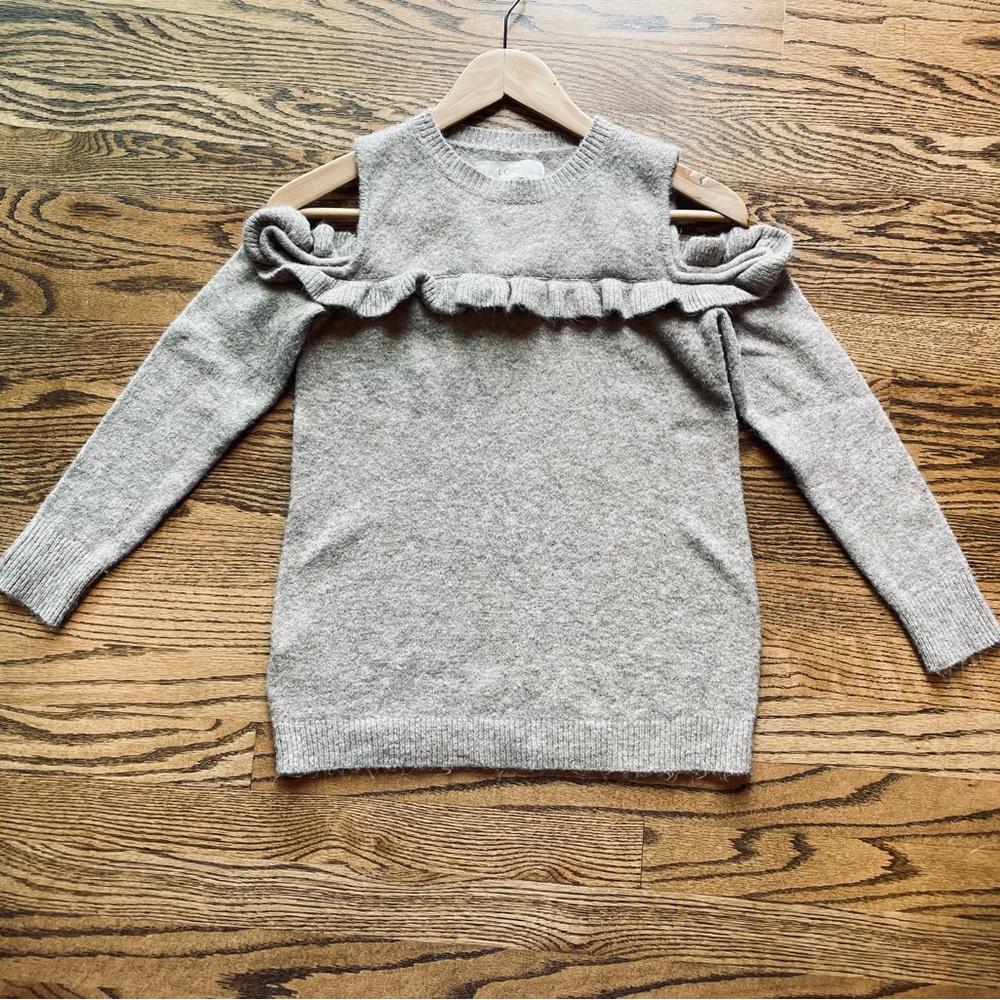 Shoulder cutout warm sweater with ruffle